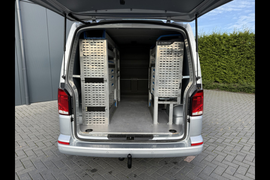 Volkswagen Transporter 2.0 TDI 150 PK HIGHLINE / DSG AUTOMAAT / L1H1 / SORTIMO INRICHTING / TREKHAAK / CAMERA / ADAPTIVE CRUISE / ACHTERKLEP