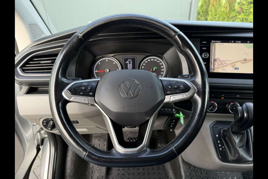 Volkswagen Transporter 2.0 TDI 150 PK HIGHLINE / DSG AUTOMAAT / L1H1 / SORTIMO INRICHTING / TREKHAAK / CAMERA / ADAPTIVE CRUISE / ACHTERKLEP