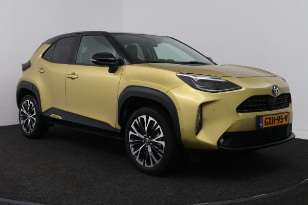 Toyota Yaris Cross 1.5 Hybrid Launch Edition (PANORAMADAK, TREKHAAK, CAMERA, STOELVERWARMING)