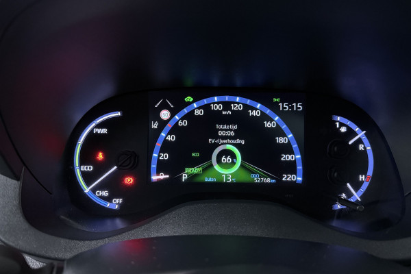 Toyota Yaris Cross 1.5 Hybrid Launch Edition (PANORAMADAK, TREKHAAK, CAMERA, STOELVERWARMING)