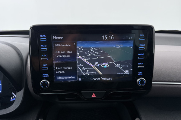 Toyota Yaris Cross 1.5 Hybrid Launch Edition (PANORAMADAK, TREKHAAK, CAMERA, STOELVERWARMING)