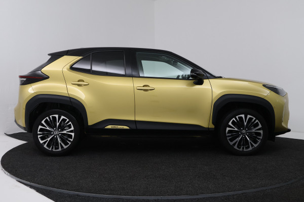 Toyota Yaris Cross 1.5 Hybrid Launch Edition (PANORAMADAK, TREKHAAK, CAMERA, STOELVERWARMING)