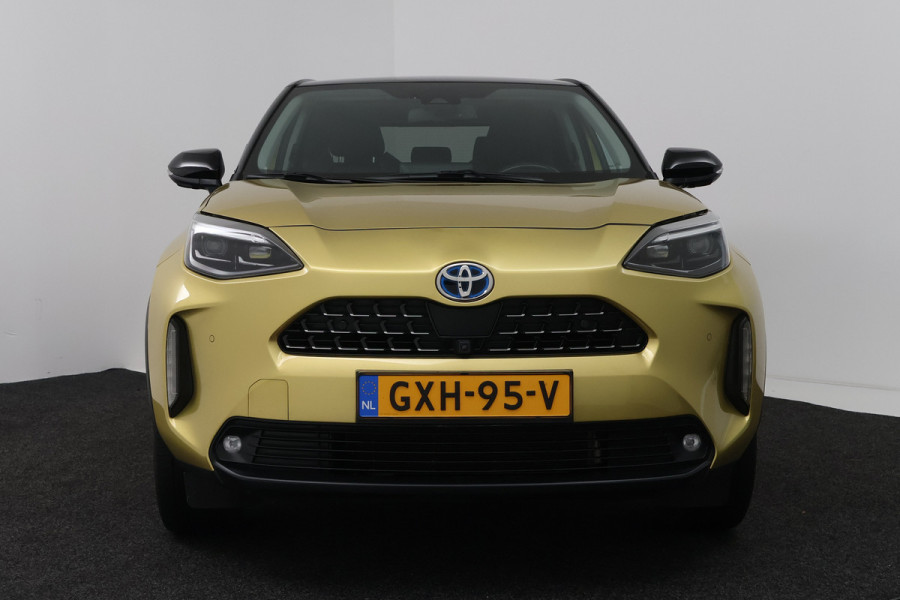 Toyota Yaris Cross 1.5 Hybrid Launch Edition (PANORAMADAK, TREKHAAK, CAMERA, STOELVERWARMING)