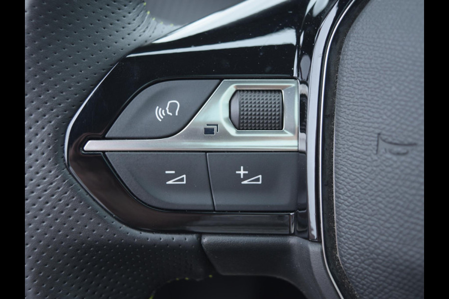 Peugeot e-208 EV GT Pack 50 kWh | ADAPTIVE CRUISE CONTROL | STOELVERWARMING | PANORAMADAK | PARKEERSENSOREN MET CAMERA