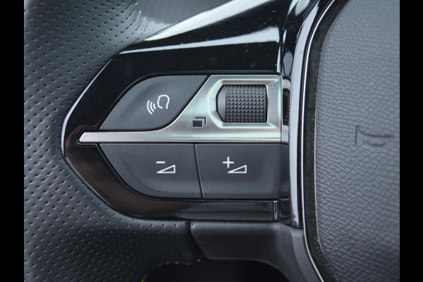Peugeot e-208 EV GT Pack 50 kWh | ADAPTIVE CRUISE CONTROL | STOELVERWARMING | PANORAMADAK | PARKEERSENSOREN MET CAMERA