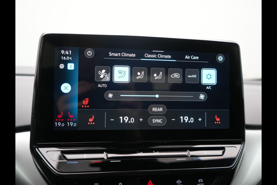 Volkswagen ID.4 Pro 77 kWh 204pk Dealer O.H | Trekhaak Af Fabriek | Adaptive Cruise | 360 Camera | Sportstoelen & Stuur Verwarmd | Sfeerverlichting | Apple Carplay | Blis | IQ Light | Virtual | Navigatie | DAB | 19"L.M |