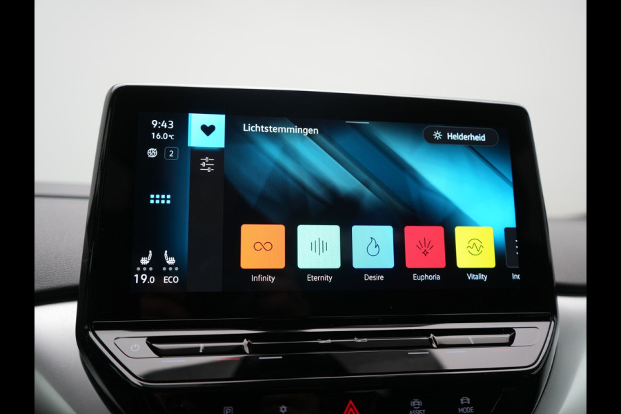 Volkswagen ID.4 Pro 77 kWh 204pk Dealer O.H | Trekhaak Af Fabriek | Adaptive Cruise | 360 Camera | Sportstoelen & Stuur Verwarmd | Sfeerverlichting | Apple Carplay | Blis | IQ Light | Virtual | Navigatie | DAB | 19"L.M |