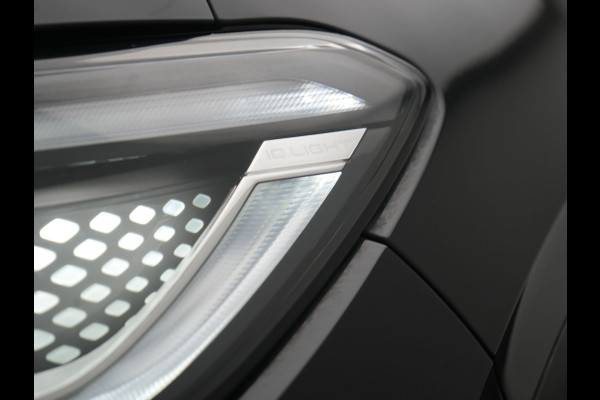 Volkswagen ID.4 Pro 77 kWh 204pk Dealer O.H | Trekhaak Af Fabriek | Adaptive Cruise | 360 Camera | Sportstoelen & Stuur Verwarmd | Sfeerverlichting | Apple Carplay | Blis | IQ Light | Virtual | Navigatie | DAB | 19"L.M |