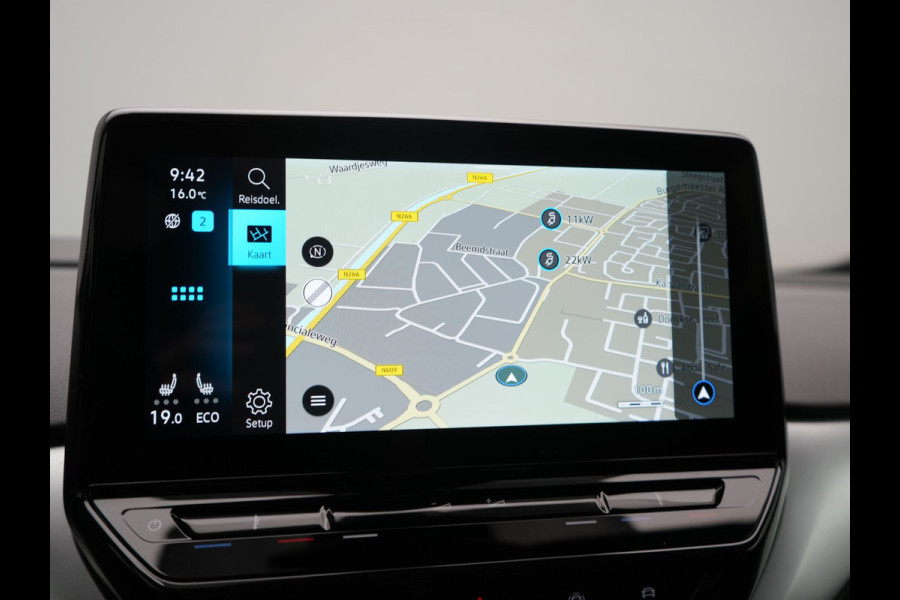 Volkswagen ID.4 Pro 77 kWh 204pk Dealer O.H | Trekhaak Af Fabriek | Adaptive Cruise | 360 Camera | Sportstoelen & Stuur Verwarmd | Sfeerverlichting | Apple Carplay | Blis | IQ Light | Virtual | Navigatie | DAB | 19"L.M |