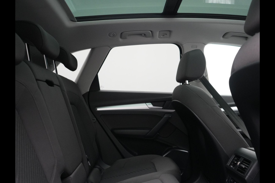 Audi Q5 50 TFSI e quattro Pro Line PHEV 300pk Dealer O.H | Trekhaak Afn. | Panodak | Sportstoelen Verwarmd | Cruise Control | Navigatie | DAB | Virtual | 18"L.M | Plug In Hybrid |