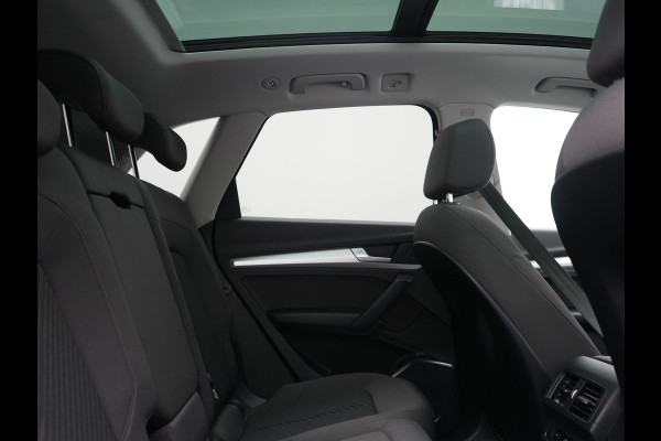 Audi Q5 50 TFSI e quattro Pro Line PHEV 300pk Dealer O.H | Trekhaak Afn. | Panodak | Sportstoelen Verwarmd | Cruise Control | Navigatie | DAB | Virtual | 18"L.M | Plug In Hybrid |
