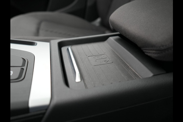 Audi Q5 50 TFSI e quattro Pro Line PHEV 300pk Dealer O.H | Trekhaak Afn. | Panodak | Sportstoelen Verwarmd | Cruise Control | Navigatie | DAB | Virtual | 18"L.M | Plug In Hybrid |
