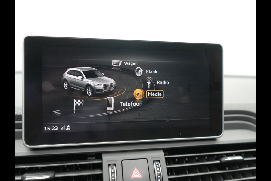 Audi Q5 50 TFSI e quattro Pro Line PHEV 300pk Dealer O.H | Trekhaak Afn. | Panodak | Sportstoelen Verwarmd | Cruise Control | Navigatie | DAB | Virtual | 18"L.M | Plug In Hybrid |