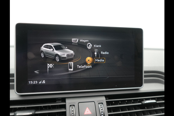 Audi Q5 50 TFSI e quattro Pro Line PHEV 300pk Dealer O.H | Trekhaak Afn. | Panodak | Sportstoelen Verwarmd | Cruise Control | Navigatie | DAB | Virtual | 18"L.M | Plug In Hybrid |