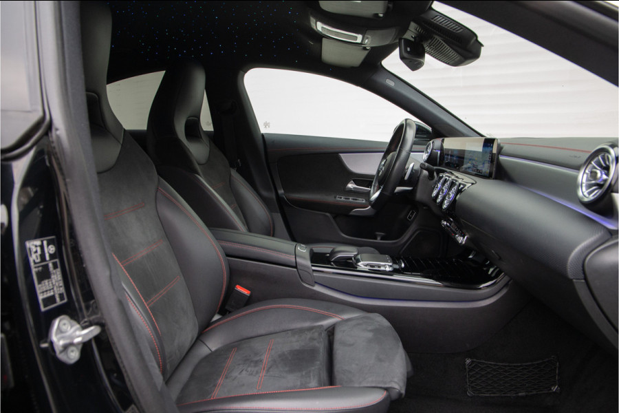 Mercedes-Benz CLA-Klasse 180 AMG, Widescreen, Sfeerverlichting, Sterrenhemel, Camera