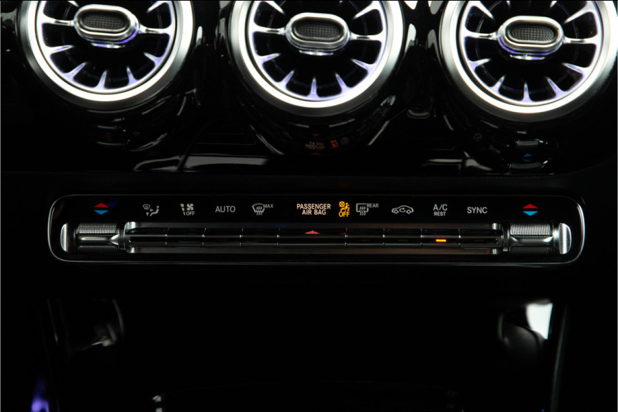 Mercedes-Benz CLA-Klasse 180 AMG, Widescreen, Sfeerverlichting, Sterrenhemel, Camera