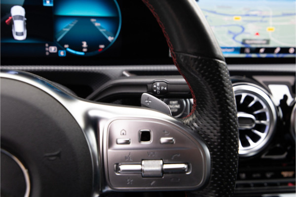 Mercedes-Benz CLA-Klasse 180 AMG, Widescreen, Sfeerverlichting, Sterrenhemel, Camera