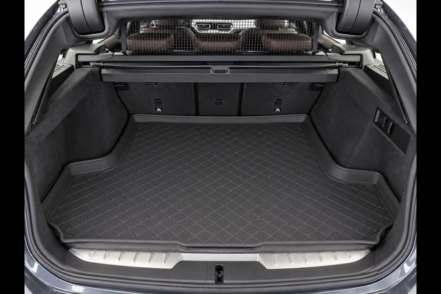 BMW 3 Serie Touring 320e Business Edition Plus Panodak Adaptive Cruise 18" Leder Vernasca PDC VA Laser Light Live Cockpit Premium Audio Sportstoelen