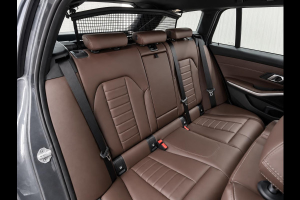 BMW 3 Serie Touring 320e Business Edition Plus Panodak Adaptive Cruise 18" Leder Vernasca PDC VA Laser Light Live Cockpit Premium Audio Sportstoelen