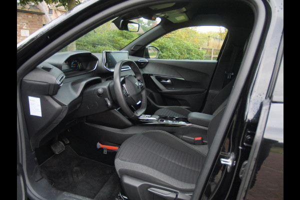 Peugeot e-2008 EV Active 54 kWh | Nieuw Model | SOH 94% | Warmtepomp | Apple Carplay | Dealeronderhouden | NL-Auto |