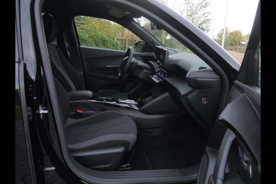 Peugeot e-2008 EV Active 54 kWh | Nieuw Model | SOH 94% | Warmtepomp | Apple Carplay | Dealeronderhouden | NL-Auto |
