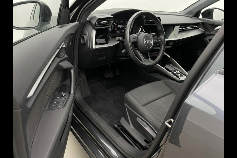 Audi A3 Sportback 35 TFSI Pro Line 150pk | Navigatie | Cruise controle | Apple Carplay /- Android auto | Sportstuur | Lichtmetalen velgen