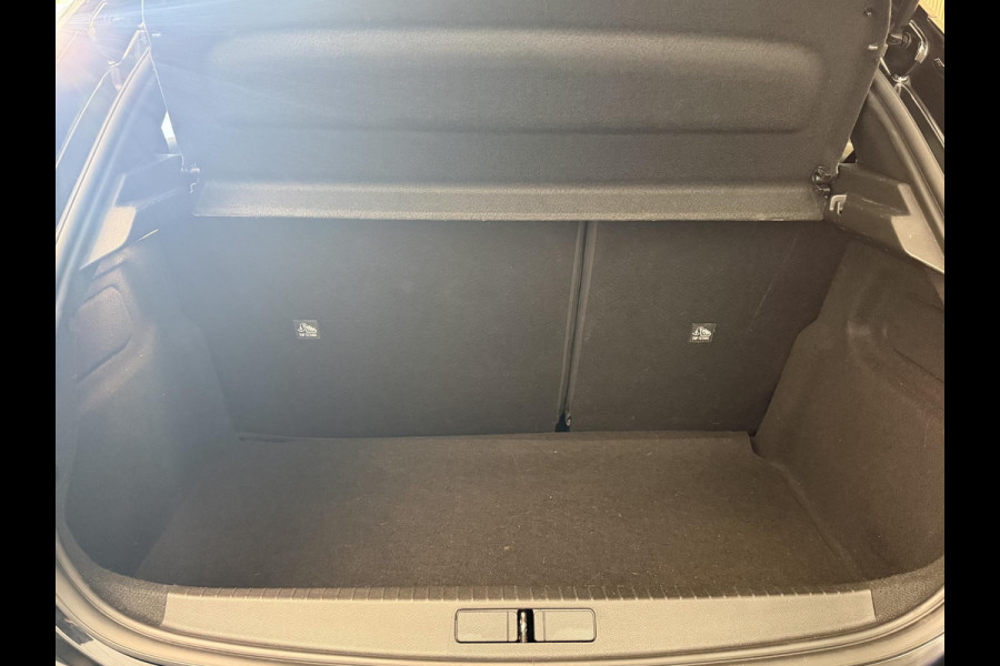 Opel Corsa 1.2 Turbo 100PK Elegance | Panodak | 17 Inch | LED | Stuur- & Stoelverw. | Camera | Incl. garantie