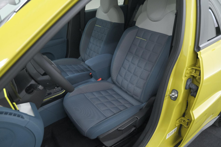 Fiat Grande Panda E La Prima 7 kW 44 kWh | 1 Fase | SOH 96% | Camera | Navigatie | Parkeersensoren