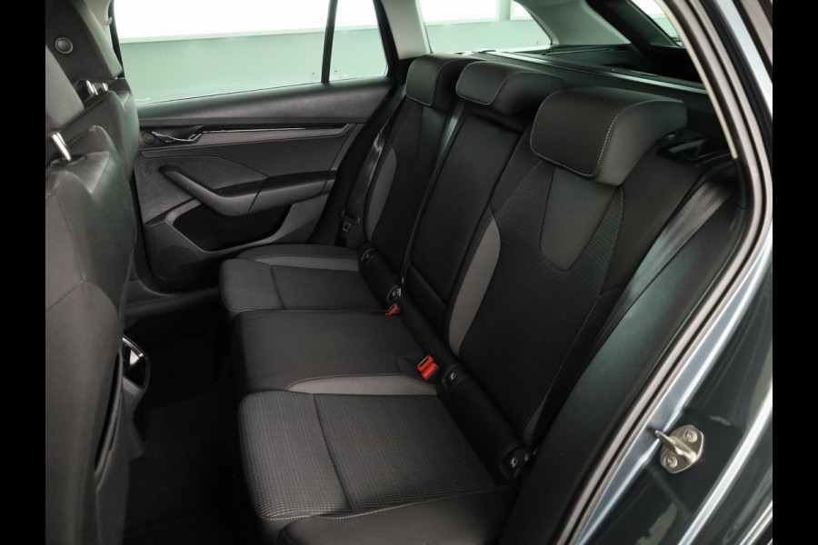Škoda Octavia Combi 1.0 TSI Business Edition 110pk | Airco automatisch |Apple Carplay/Android Auto | Cruise control | LED koplampen | Lichtmetalen velgen 16" | Navigatiesysteem full ma