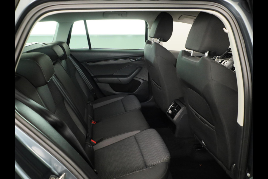 Škoda Octavia Combi 1.0 TSI Business Edition 110pk | Airco automatisch |Apple Carplay/Android Auto | Cruise control | LED koplampen | Lichtmetalen velgen 16" | Navigatiesysteem full ma