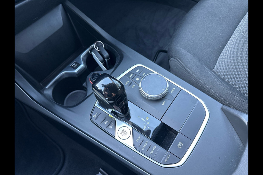 BMW 1-serie 118i Business Edit Automaat Clima Navi 33.094 KM NL-Auto
