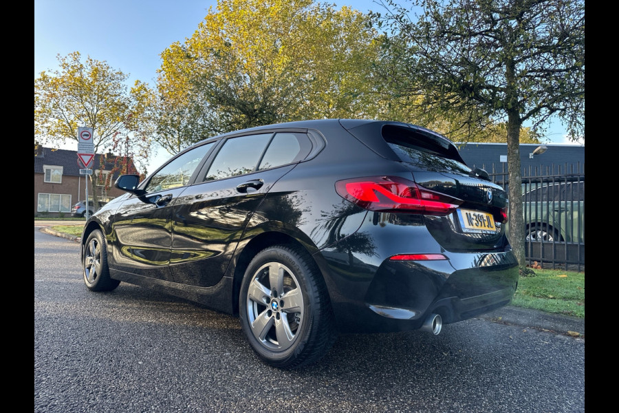 BMW 1-serie 118i Business Edit Automaat Clima Navi 33.094 KM NL-Auto