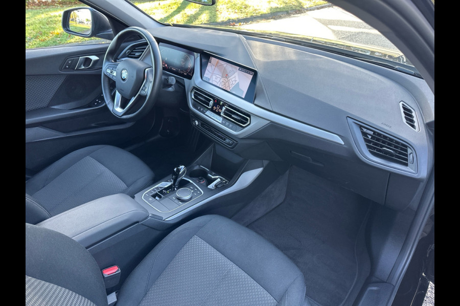 BMW 1-serie 118i Business Edit Automaat Clima Navi 33.094 KM NL-Auto