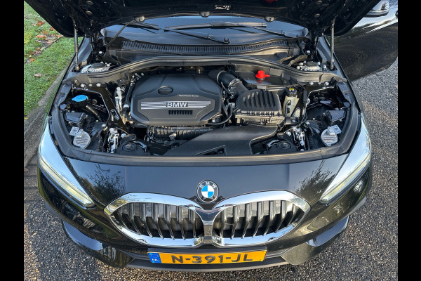 BMW 1-serie 118i Business Edit Automaat Clima Navi 33.094 KM NL-Auto