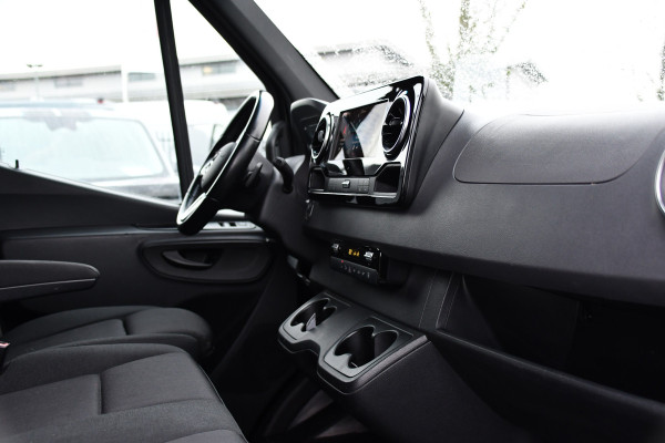 Mercedes-Benz Sprinter 317 1.9 CDI L2H2 Black Edition RWD Cruise, Camera,10.5'' Multimedia, Carplay, LED, Standkachel, Multimedia, 170pk, Automaat, UNIEK!