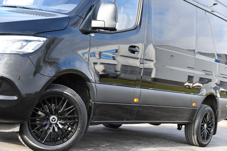Mercedes-Benz Sprinter 317 1.9 CDI L2H2 Black Edition RWD Cruise, Camera,10.5'' Multimedia, Carplay, LED, Standkachel, Multimedia, 170pk, Automaat, UNIEK!