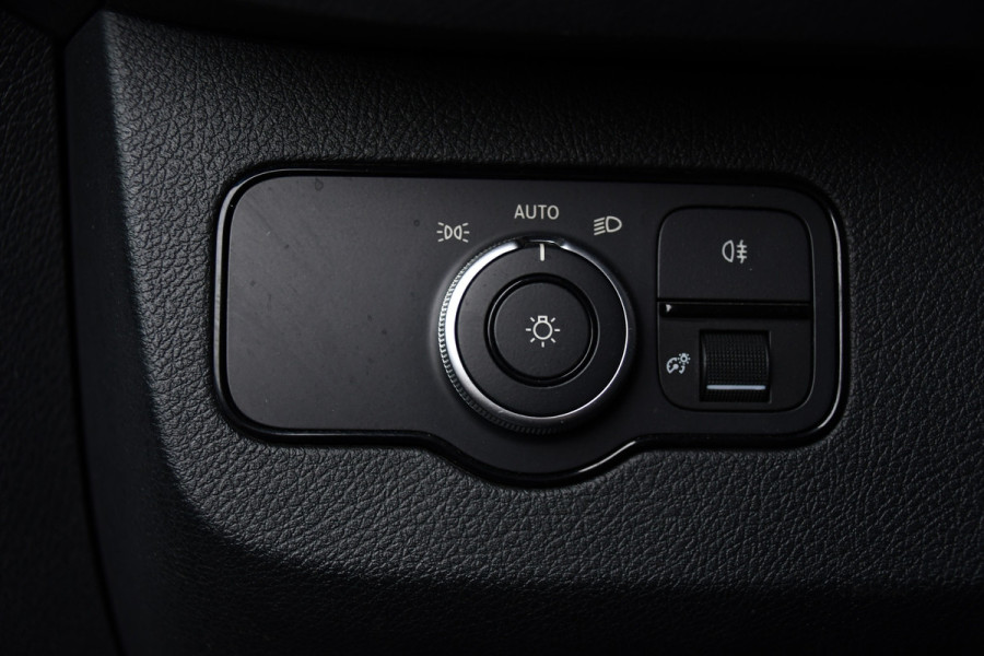 Mercedes-Benz Sprinter 317 1.9 CDI L2H2 Black Edition RWD Cruise, Camera,10.5'' Multimedia, Carplay, LED, Standkachel, Multimedia, 170pk, Automaat, UNIEK!