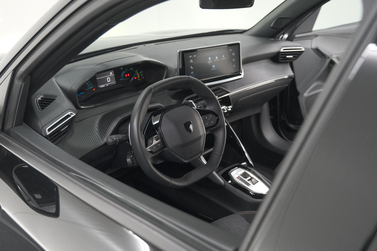 Peugeot 2008 1.2 Hybrid 136 Style | Apple Carplay | Parkeersensoren | Climate Control