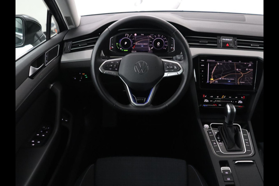 Volkswagen Passat Variant 1.4 TSI PHEV GTE Business | SOH 93,1% | Adaptive cruise | Stoelverwarming | Navigatie | Camera | Park assist | Carplay | 3 zone klimaat | Elektrische kofferbak