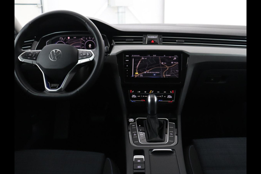 Volkswagen Passat Variant 1.4 TSI PHEV GTE Business | SOH 93,1% | Adaptive cruise | Stoelverwarming | Navigatie | Camera | Park assist | Carplay | 3 zone klimaat | Elektrische kofferbak