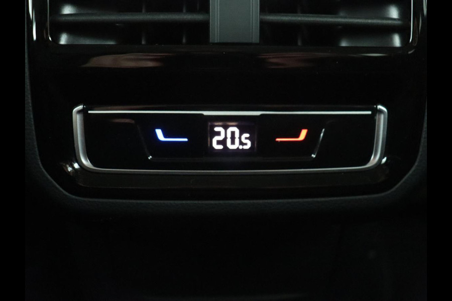 Volkswagen Passat Variant 1.4 TSI PHEV GTE Business | SOH 93,1% | Adaptive cruise | Stoelverwarming | Navigatie | Camera | Park assist | Carplay | 3 zone klimaat | Elektrische kofferbak