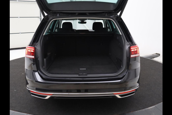 Volkswagen Passat Variant 1.4 TSI PHEV GTE Business | SOH 93,1% | Adaptive cruise | Stoelverwarming | Navigatie | Camera | Park assist | Carplay | 3 zone klimaat | Elektrische kofferbak