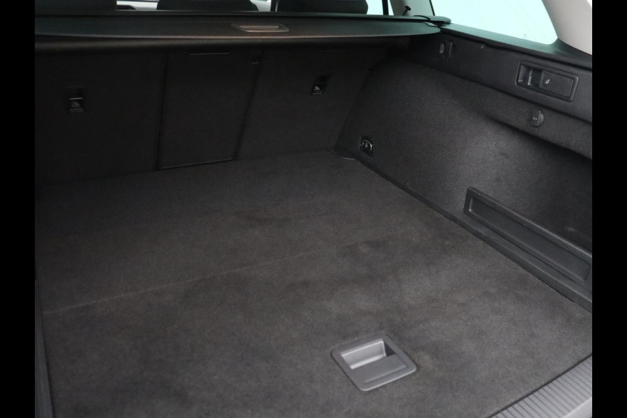 Volkswagen Passat Variant 1.4 TSI PHEV GTE Business | SOH 93,1% | Adaptive cruise | Stoelverwarming | Navigatie | Camera | Park assist | Carplay | 3 zone klimaat | Elektrische kofferbak