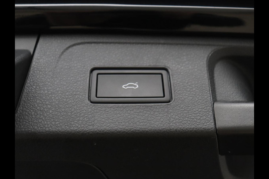 Volkswagen Passat Variant 1.4 TSI PHEV GTE Business | SOH 93,1% | Adaptive cruise | Stoelverwarming | Navigatie | Camera | Park assist | Carplay | 3 zone klimaat | Elektrische kofferbak