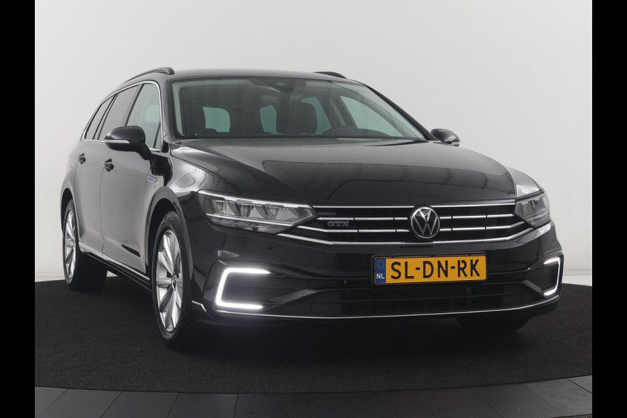 Volkswagen Passat Variant 1.4 TSI PHEV GTE Business | SOH 93,1% | Adaptive cruise | Stoelverwarming | Navigatie | Camera | Park assist | Carplay | 3 zone klimaat | Elektrische kofferbak