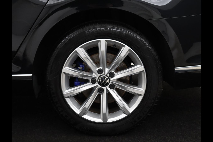 Volkswagen Passat Variant 1.4 TSI PHEV GTE Business | SOH 93,1% | Adaptive cruise | Stoelverwarming | Navigatie | Camera | Park assist | Carplay | 3 zone klimaat | Elektrische kofferbak