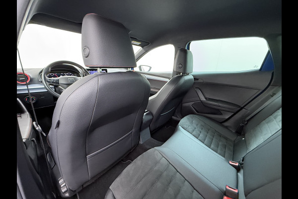Seat Ibiza 5Drs FR Sport Adap.Cruise Camera Leer/Alcantara Sportstoelen+Verwarmd Lmv 18" Pdc Led Virtual Cockpit Ecc Navi Apple Carplay/And ESP Spoorassist Privacy-glass Sport onderstel  Lmv Isofix DAB Licht-/regensensor Origineel Nederlandse Auto