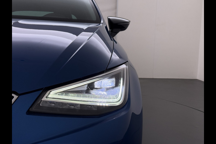 Seat Ibiza 5Drs FR Sport Adap.Cruise Camera Leer/Alcantara Sportstoelen+Verwarmd Lmv 18" Pdc Led Virtual Cockpit Ecc Navi Apple Carplay/And ESP Spoorassist Privacy-glass Sport onderstel  Lmv Isofix DAB Licht-/regensensor Origineel Nederlandse Auto