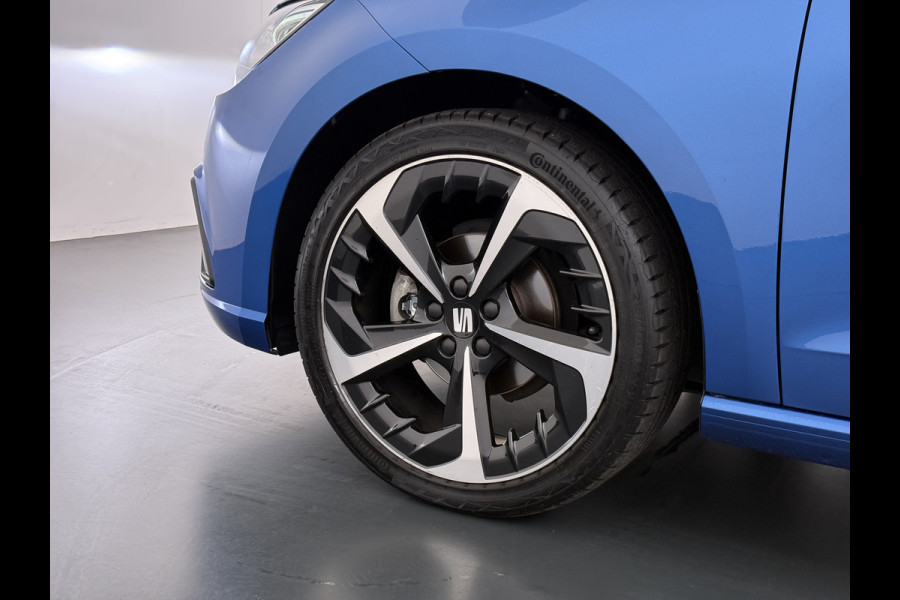 Seat Ibiza 5Drs FR Sport Adap.Cruise Camera Leer/Alcantara Sportstoelen+Verwarmd Lmv 18" Pdc Led Virtual Cockpit Ecc Navi Apple Carplay/And ESP Spoorassist Privacy-glass Sport onderstel  Lmv Isofix DAB Licht-/regensensor Origineel Nederlandse Auto