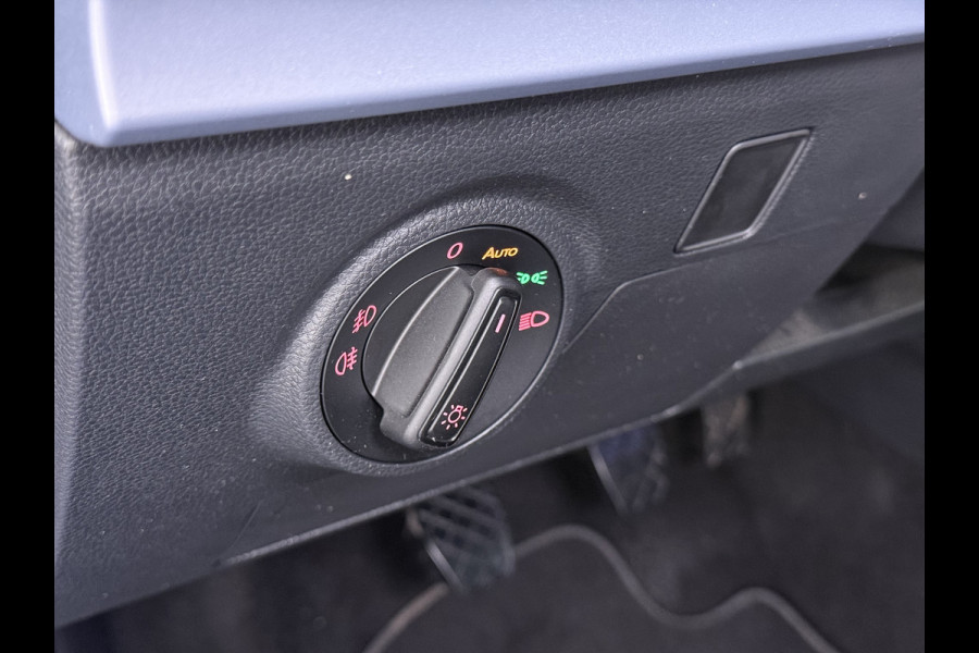 Seat Ibiza 5Drs FR Sport Adap.Cruise Camera Leer/Alcantara Sportstoelen+Verwarmd Lmv 18" Pdc Led Virtual Cockpit Ecc Navi Apple Carplay/And ESP Spoorassist Privacy-glass Sport onderstel  Lmv Isofix DAB Licht-/regensensor Origineel Nederlandse Auto